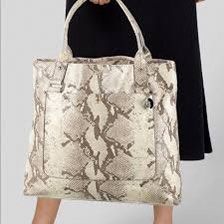 Kate Spade Snake Skin Tote (Category: Luxury Bags & Wallets) located in Mandaluyong City. Submitted by authenteecity (Listing ID 1241266868, Image 3). Description: .