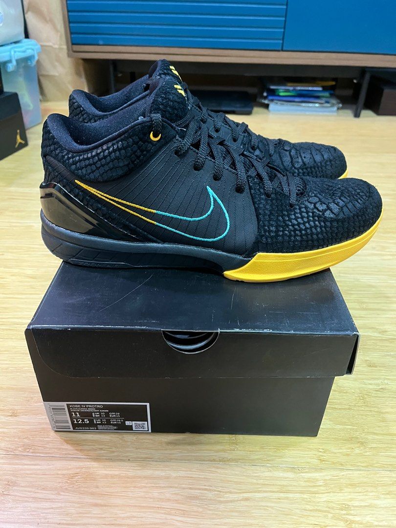 Kobe store shoes snakeskin