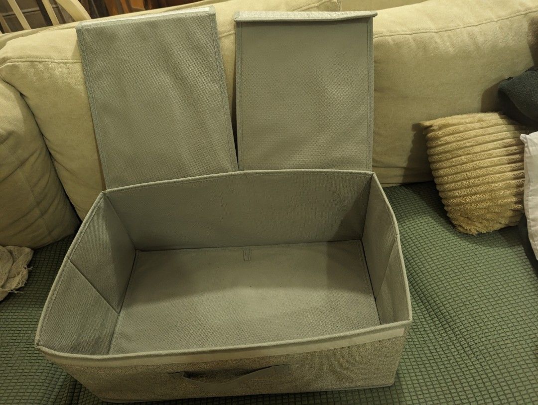 Large Gray Storage Box with Cover (Category: Storage Boxes & Baskets) located in Las Pinas. Submitted by declutteryng12 (Listing ID 1241360672, Image 2). Description: L 19.5" W 11.5" H 8" Large Capacity RFS: Moving Out/ Decluttering MOP Gcash OR BDO bank transfer Pickup Daanghari Las Pinas Buyer to arrange pick up of the item No return No exchange.