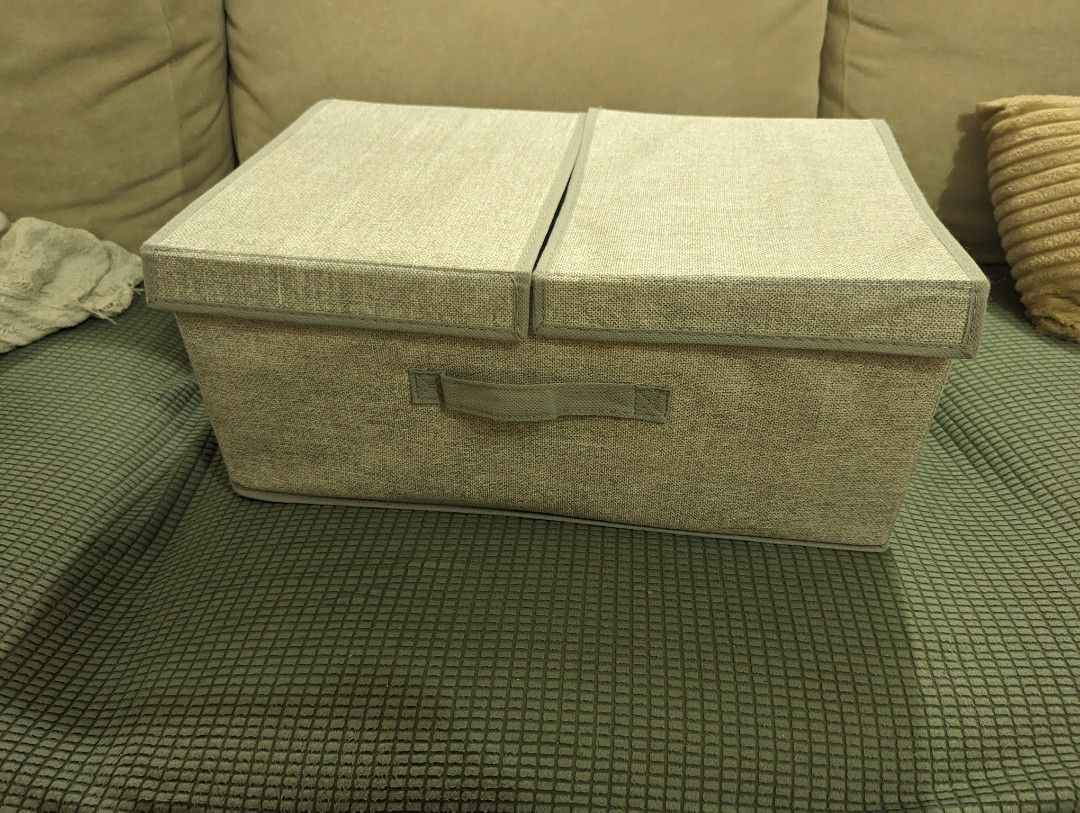 Large Gray Storage Box with Cover (Category: Storage Boxes & Baskets) located in Las Pinas. Submitted by declutteryng12 (Listing ID 1241360672, Image 1). Description: L 19.5" W 11.5" H 8" Large Capacity RFS: Moving Out/ Decluttering MOP Gcash OR BDO bank transfer Pickup Daanghari Las Pinas Buyer to arrange pick up of the item No return No exchange.