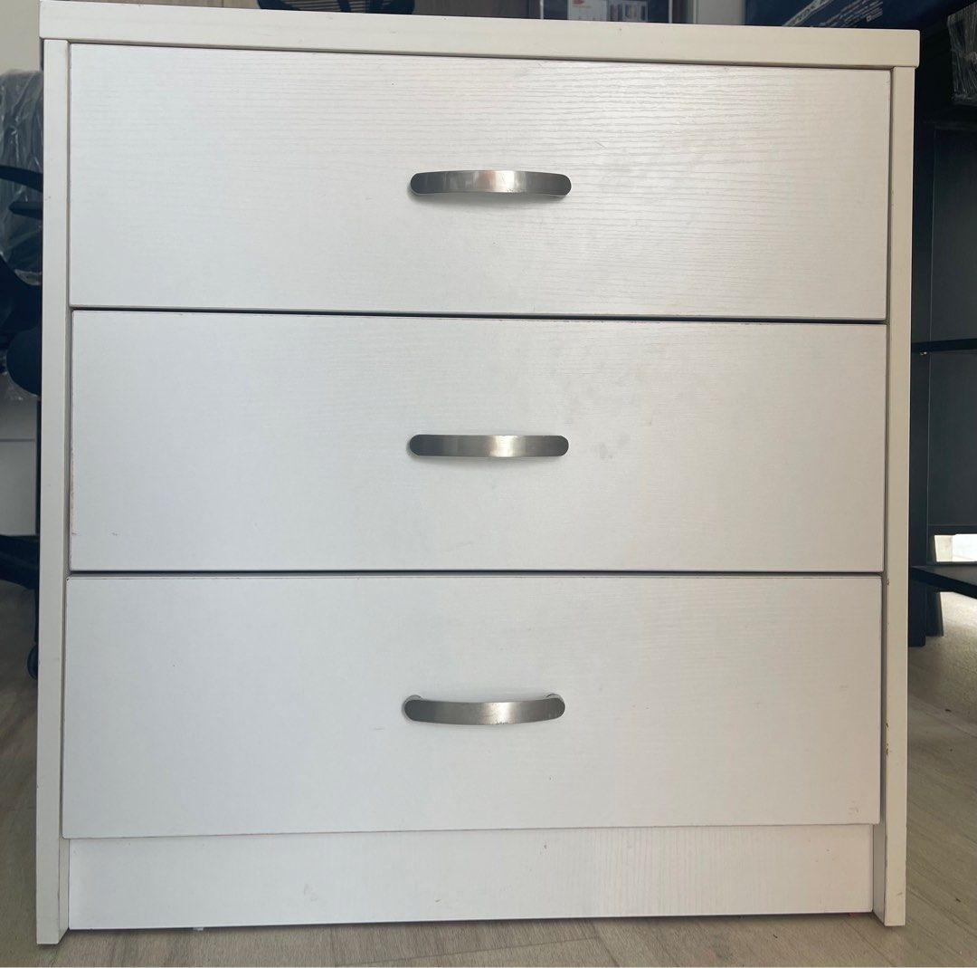 LEAChest of 3 Drawers ( DISPLAY SET CLEARANCE), Furniture & Home