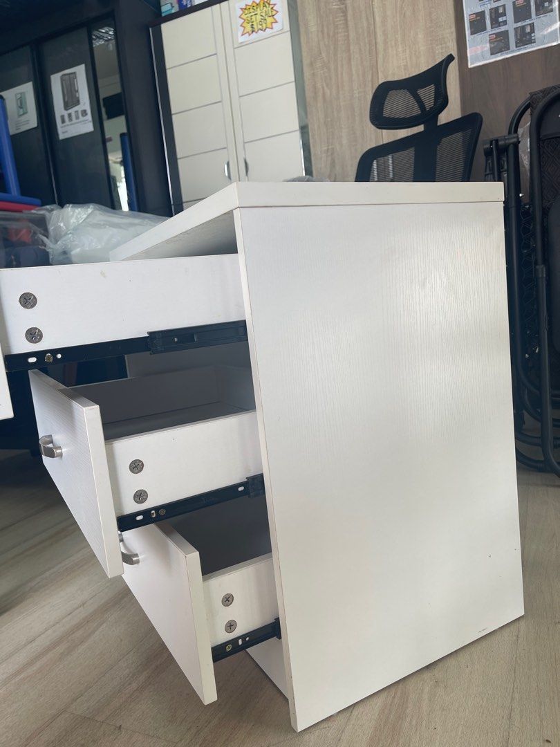 LEAChest of 3 Drawers ( DISPLAY SET CLEARANCE), Furniture & Home