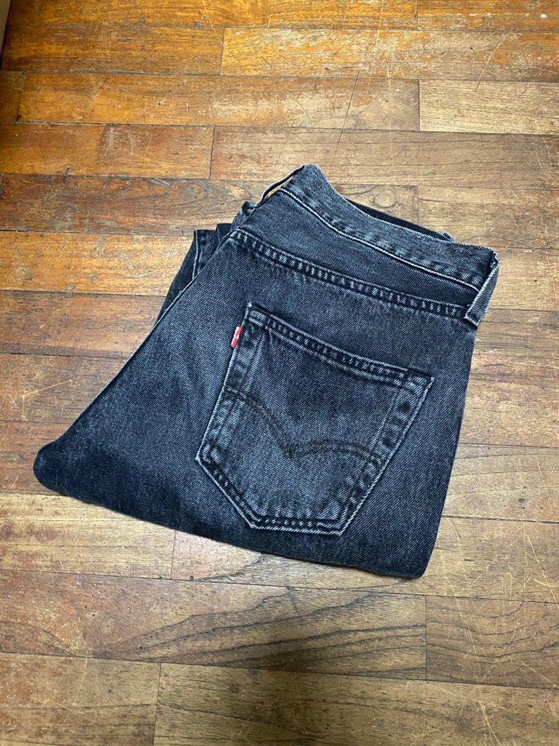 W30 levis top