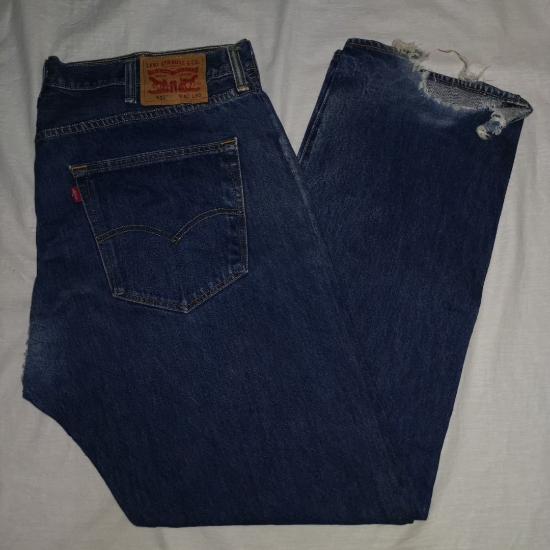 Levi's navy store blue pants