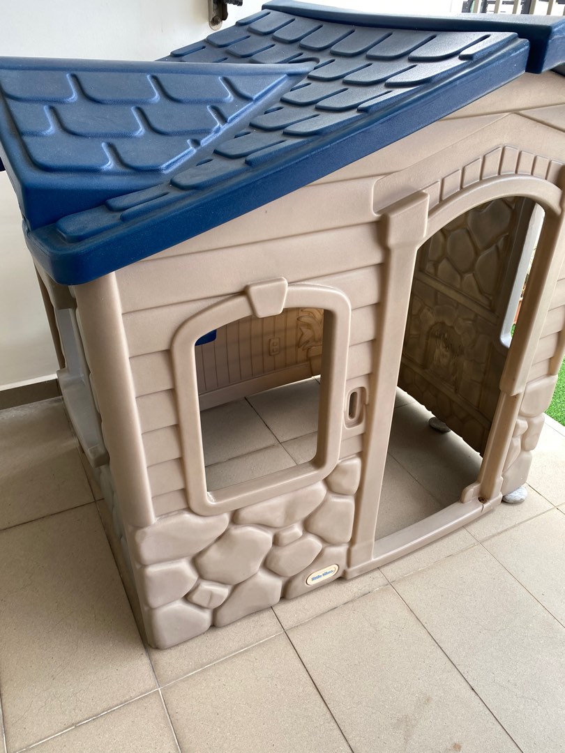 Little Tikes Outdoor Playhouse Blue Roof, Hobbies & Toys, Toys & Games