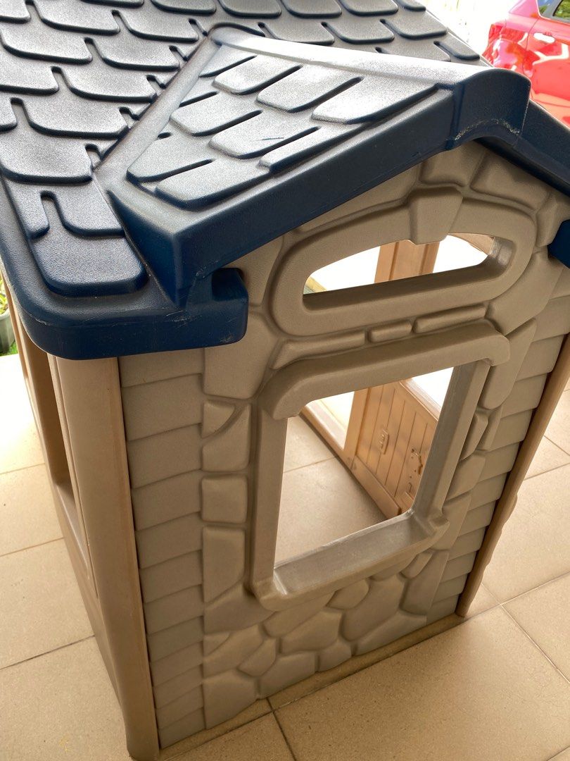 Little Tikes Outdoor Playhouse Blue Roof, Hobbies & Toys, Toys & Games