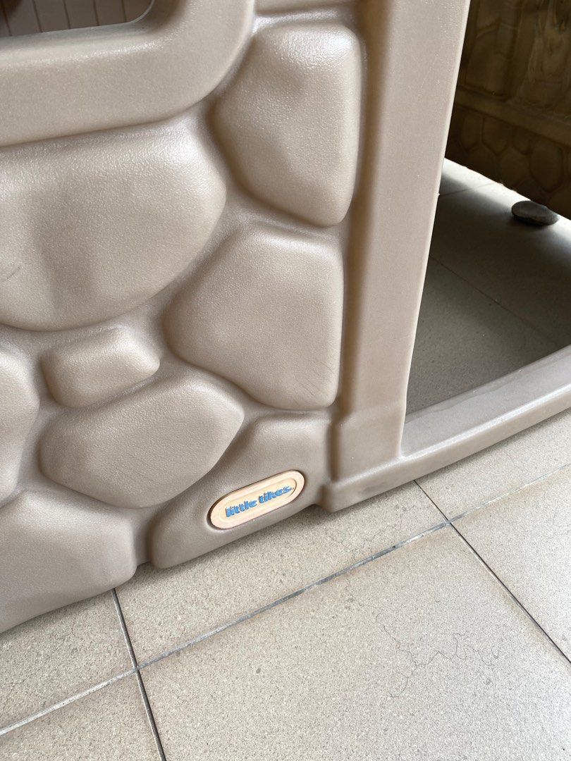 Little Tikes Outdoor Playhouse Blue Roof, Hobbies & Toys, Toys & Games