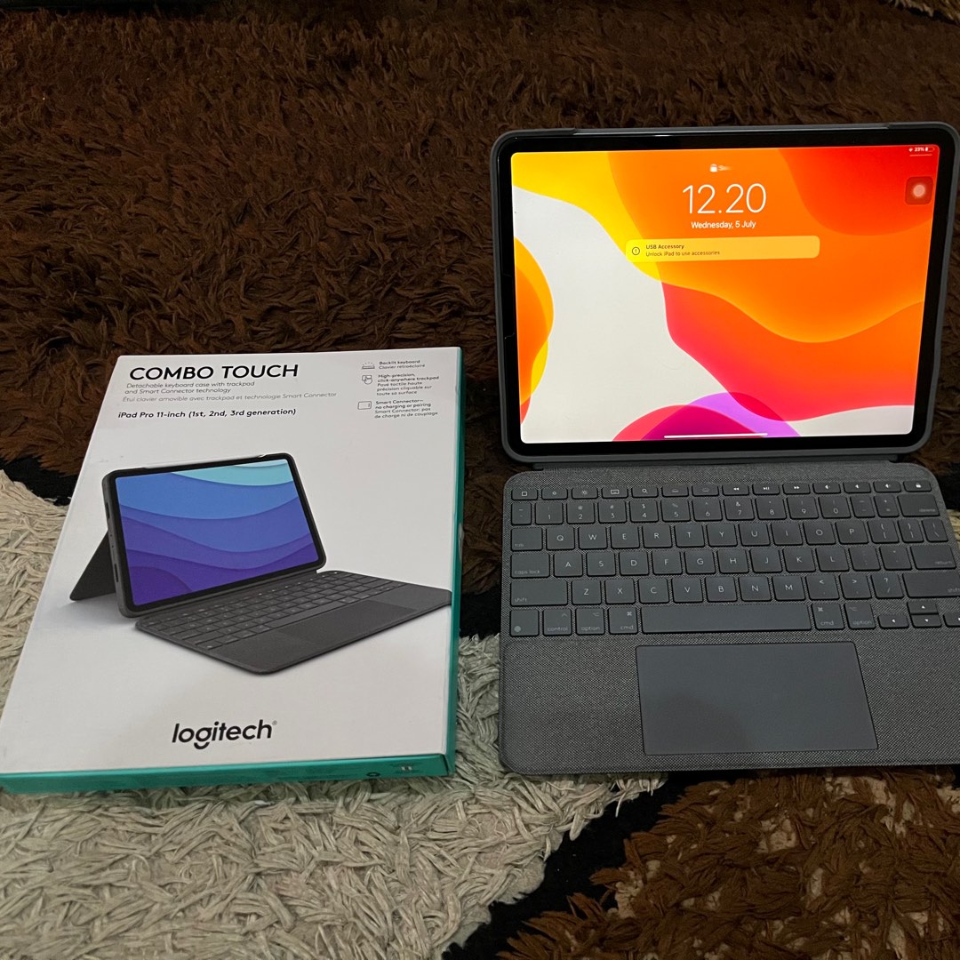 Logitech Combo Touch Keyboard iPad Pro 11inch on Carousell