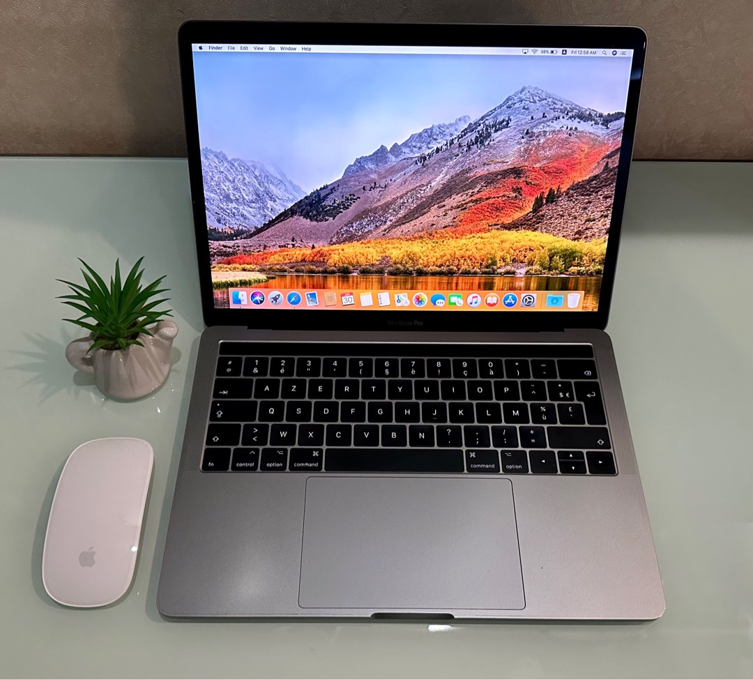 激安買付MacBookPro 13インチ Touch Bar搭載モデル　シュリンク未開封 ノートPC