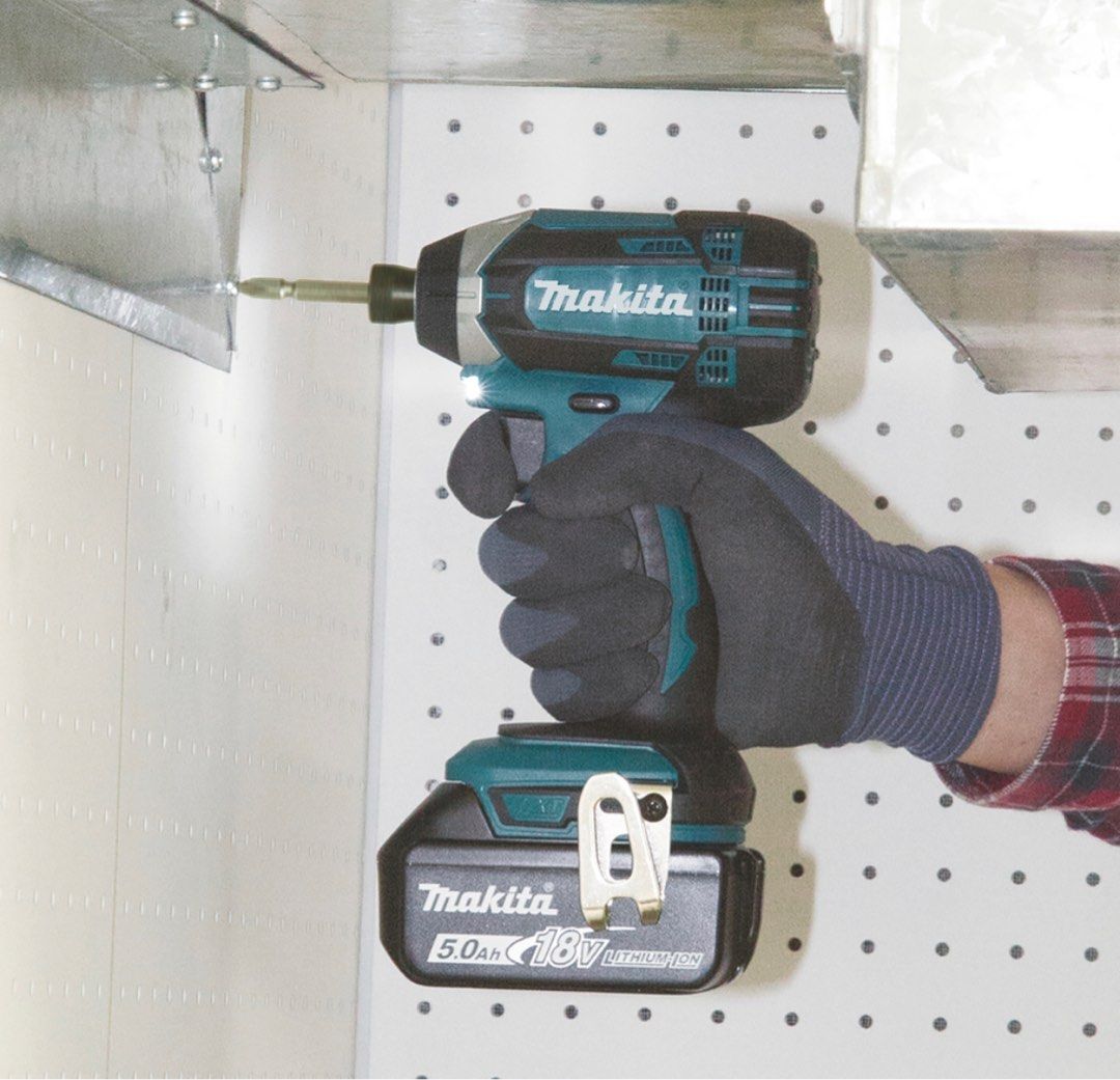 MAKITA 18V LI ION IMPACT DRIVER DTD152Z BARE UNIT Furniture