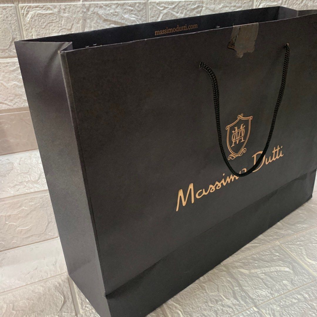 Massimo Dutti Paperbag (Category: Luxury Bags & Wallets) located in Manila. Submitted by thekidshop (Listing ID 1241323954, Image 2). Description: .