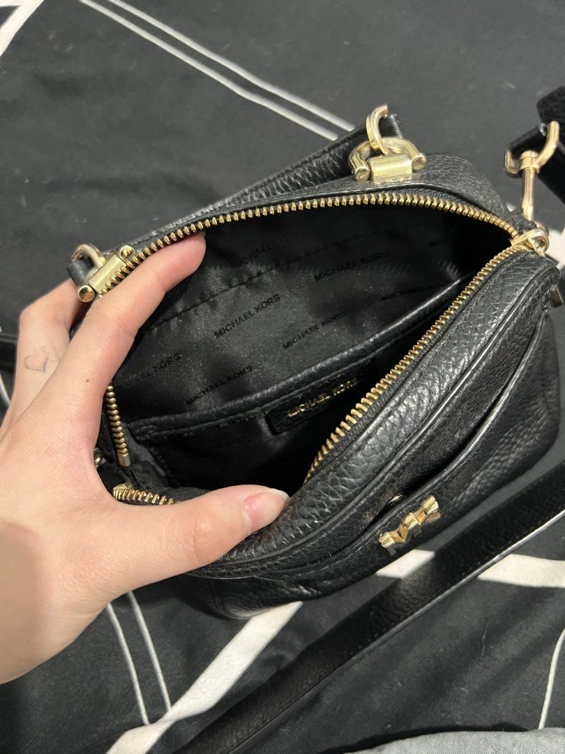 Michael Kors Mini Bag (Guitar) (Category: Luxury Bags & Wallets) located in Imus. Submitted by aliaating (Listing ID 1241366223, Image 2). Description: well used. 8/10. perfect for everyday use :) steal price! also negotiable dm me!!! .