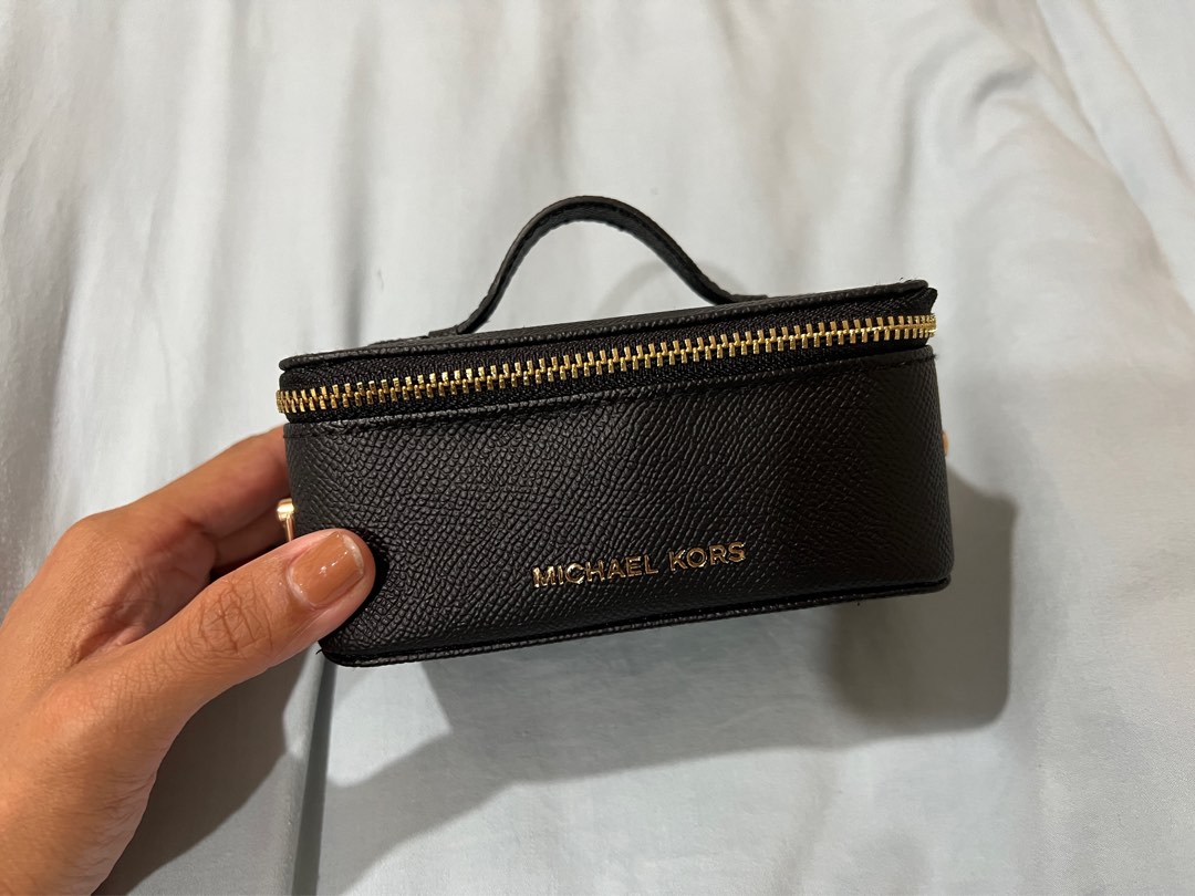 Michael kors little online bag