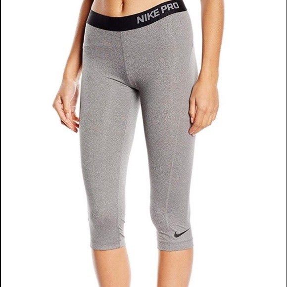 Nike gray capri sweatpants, Women's Fashion, Activewear on Carousell
