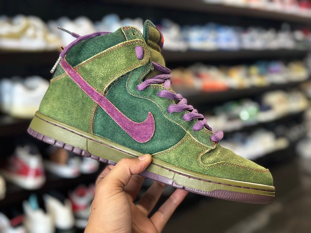 Nike SB Dunk High Skunk
