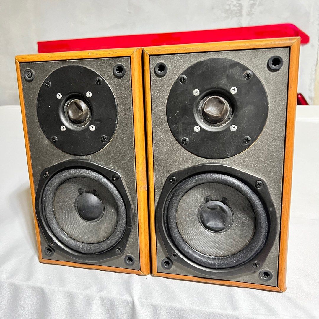 Onkyo Bookshelf speakers (Category: Soundbars, Speakers & Amplifiers) located in Quezon City. Submitted by anythingthriftyph (Listing ID 1241203791, Image 1). Description: .