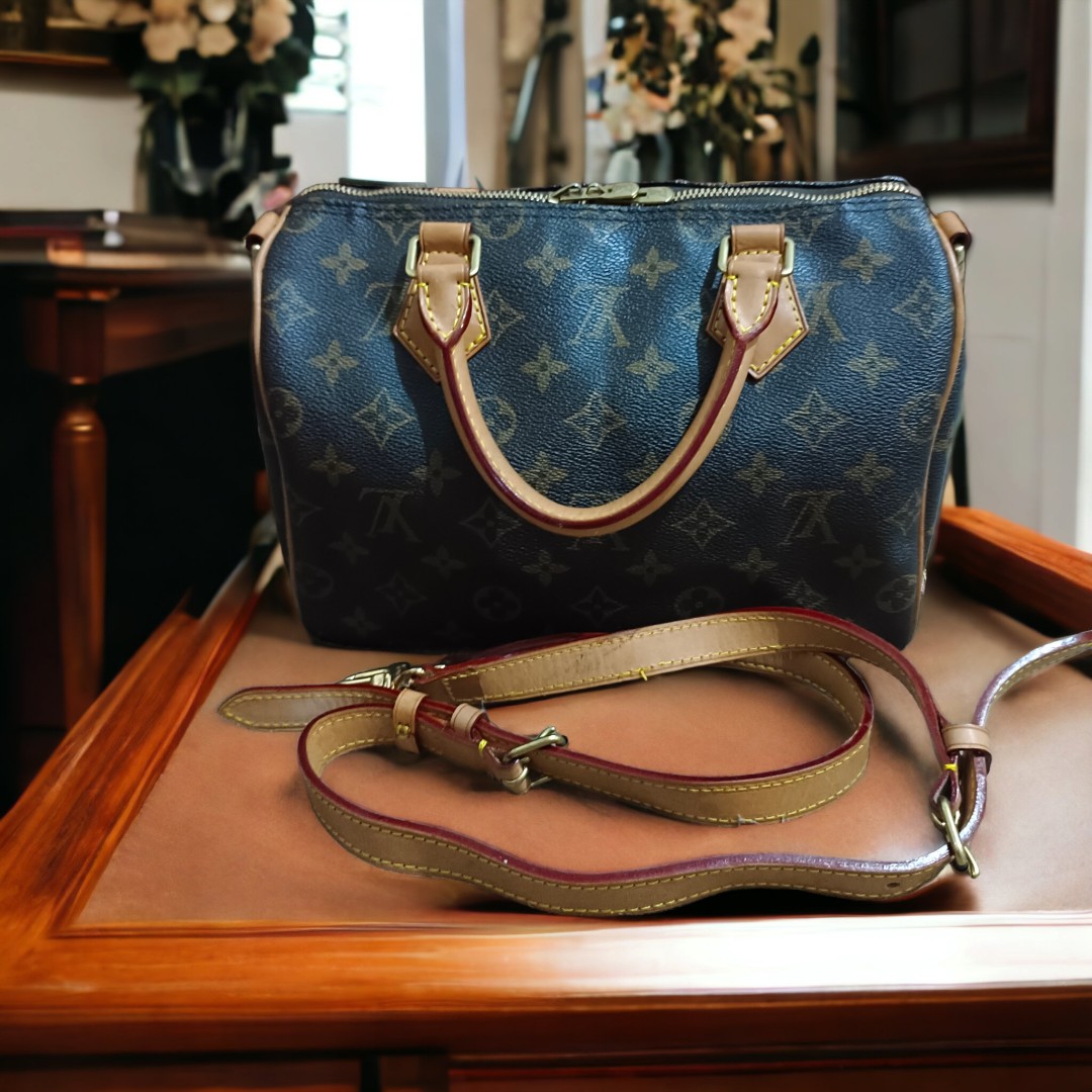 Louis Vuitton Phone Box Monogram Legacy Brown, Fesyen Wanita, Tas & Dompet  di Carousell