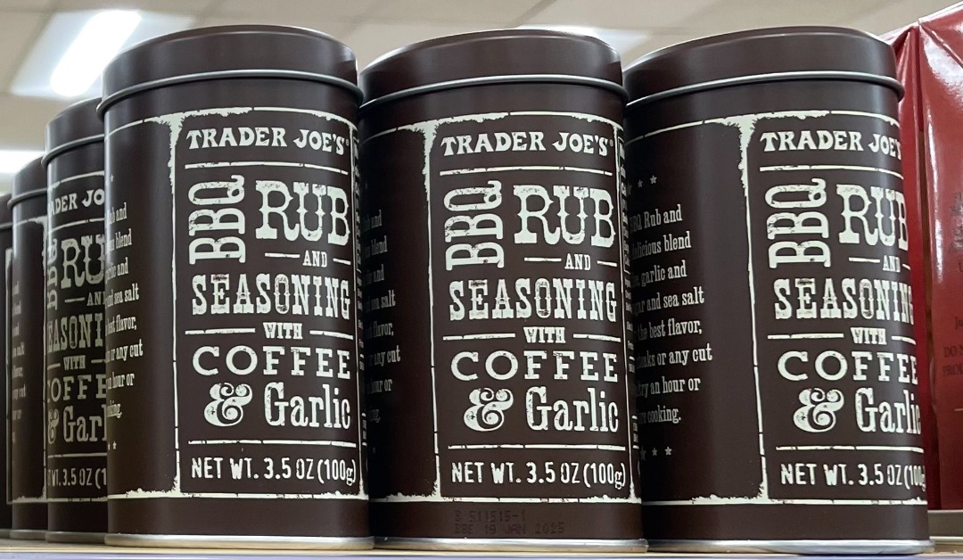 Trader Joes BBQ Coffee & Garlic Seasoning Rub 3.5oz (1-Pack)