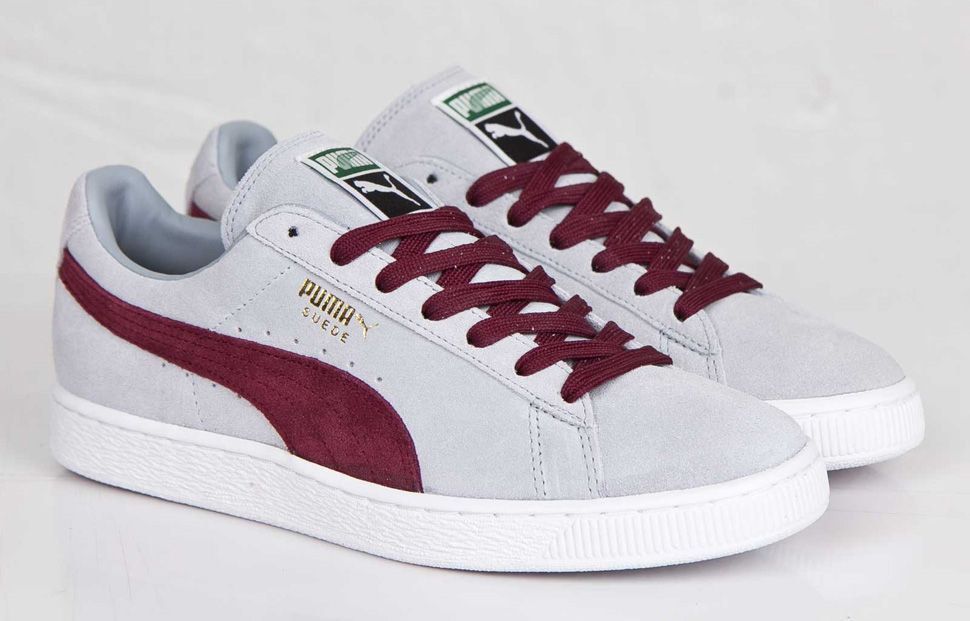Maroon hotsell puma sneakers