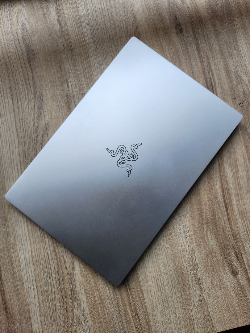 Razer Book 13-inch Evo laptop - 11th Gen Intel i7-1165G7, FHD+ Touch ...
