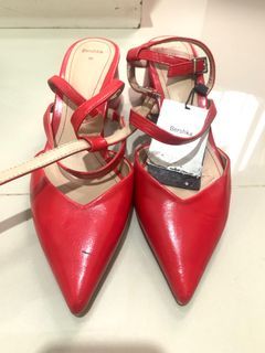 Bershka Heels Merah