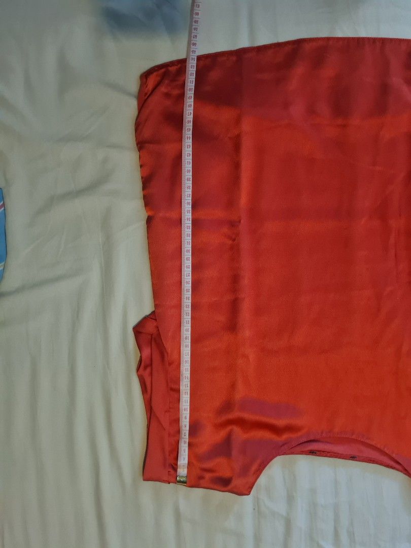 RED SQUARE TOP SMALL (Category: Blouses) located in Cainta. Submitted by lbvs3 (Listing ID 1241386564, Image 3). Description: RED SQUARE TOP SMALL Mango brand (removed tag) Silk like material Light and airy Pefect for work or date nights MOP Gcash SF c/o buyer via lala/grab or go go.