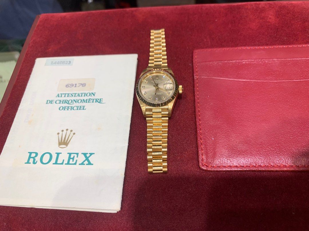 Rolex 1995 18k Solid gold diamond dial 26mm (Category: Luxury Watches) located in Pasig City. Submitted by Watchaholics (Listing ID 1241125146, Image 2). Description: Rolex 1995 Datejust 18k Solid gold diamond dial 26mm - year model 1995 -super jubilee bracelet -9/10 condition -with orig box and paper For 525k You may DM or contact @ 09615077138 Thanks admin😉.