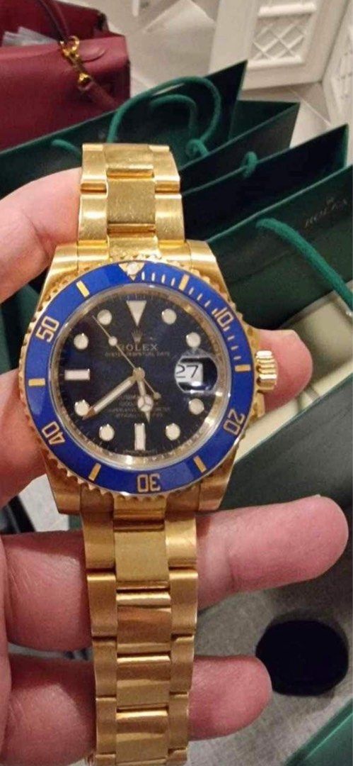 Rolex Submariner Bluesy (Category: Luxury Watches) located in Manila. Submitted by donijosemiguel (Listing ID 1241259418, Image 1). Description: Rolex 2019 Submariner Bluesy 18k Solid gold 40mm -ref 116618LB -year model 2019 -40mm -Local AD -9/10 condition -complete full set For 2.550M.