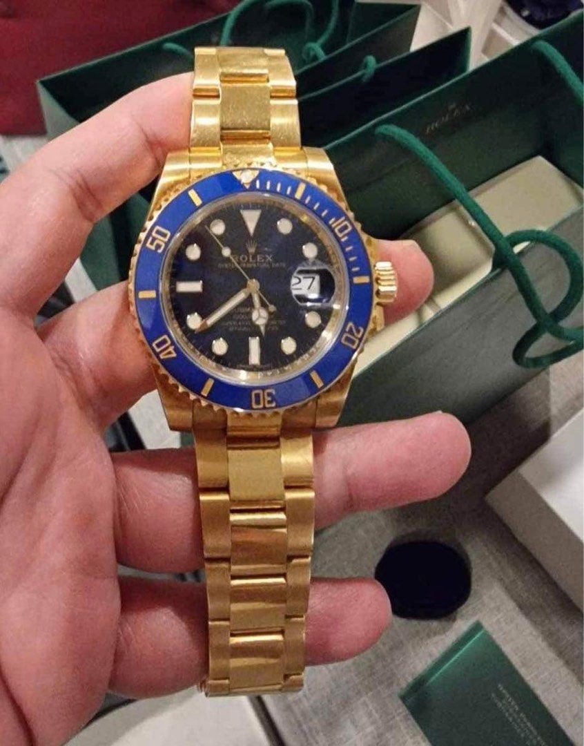Rolex Submariner Bluesy (Category: Luxury Watches) located in Manila. Submitted by donijosemiguel (Listing ID 1241259418, Image 2). Description: Rolex 2019 Submariner Bluesy 18k Solid gold 40mm -ref 116618LB -year model 2019 -40mm -Local AD -9/10 condition -complete full set For 2.550M.