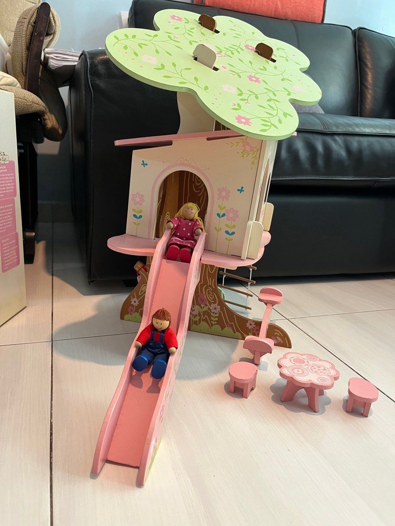 Rosebud treehouse 2025