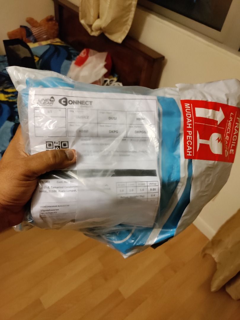 S23 Plus (Category: Samsung) located in Kuala Lumpur. Submitted by vikki.black6989 (Listing ID 1241350397, Image 2). Description: I ordered the phone after that change of mind to buy iphone. If someone buy then I can buy iphone this is the only reason for selling .