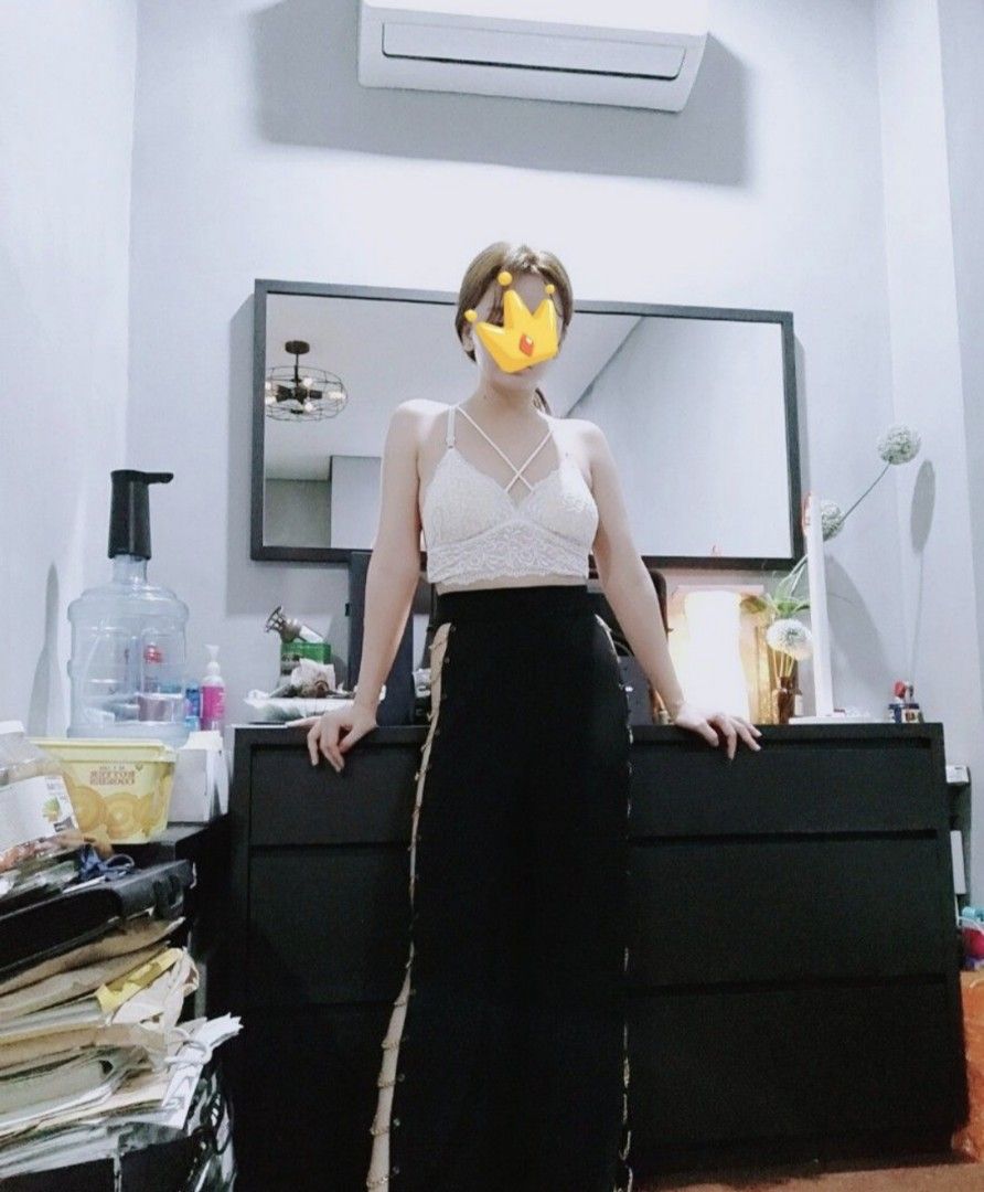 *sale * Sexy pants with chains both sides (Category: Other Bottoms) located in Quezon City. Submitted by stylefast (Listing ID 1241368254, Image 2). Description: 24 26 sale last price posted.