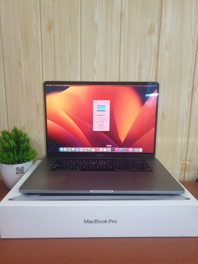 Second Macbook Pro 16 inch 2019 Ram 16GB SSD 1TB 2,3 GHz 8 Core intel core  i9