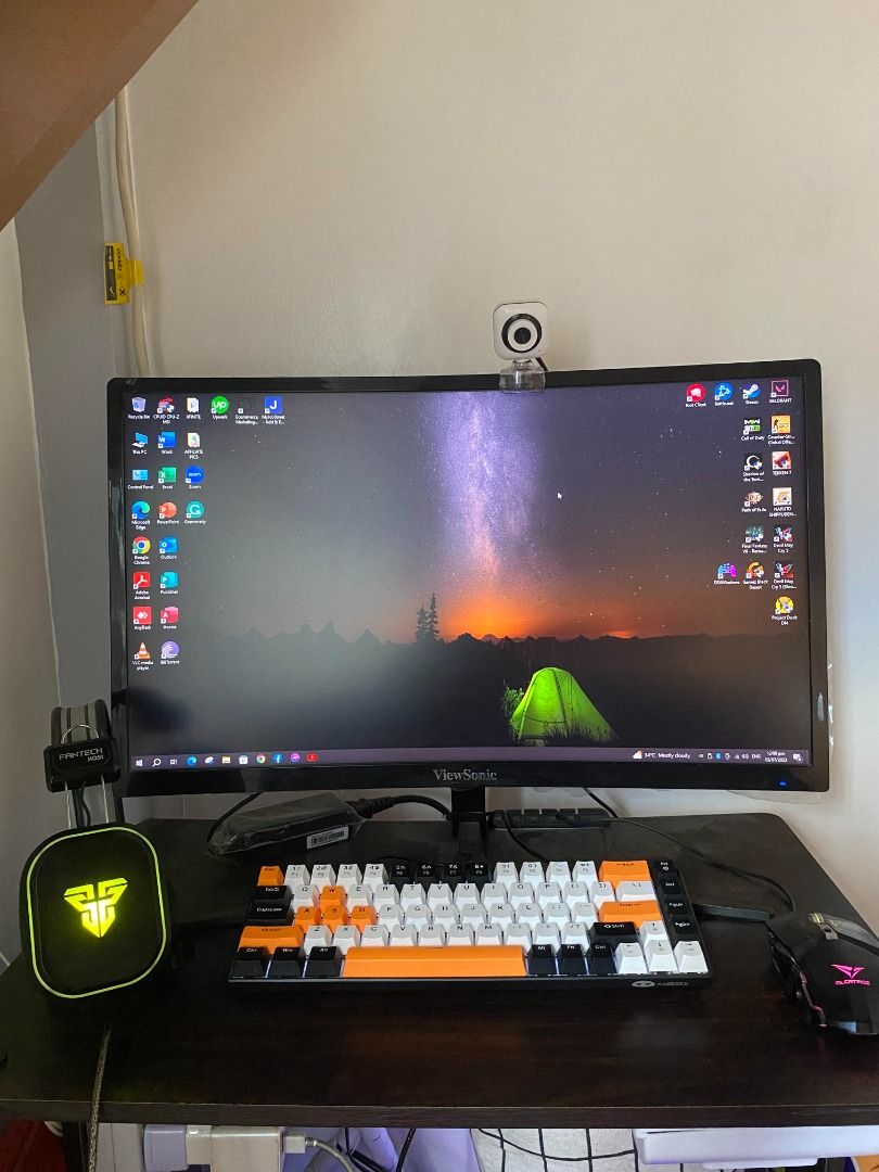 SELLING MY PERSONAL GAMING COMPUTER!! (Category: Desktops) located in Caloocan City. Submitted by anthonykun21 (Listing ID 1241241179, Image 3). Description: Selling my GAMING PC Set!! RUSH!! FOR Pickup!! Almost New 1 month old! Specifications: CPU: AMD Ryzen 5 5600G with Radeon Graphics 6 cores 12 threads Mainboard: MSI PRO B550M-P Gen 3 Memory: 2x8 DDR4 Kingston Fury (16 GB) HDD: Seagate ST1000M010 Internal HDD (1 TB) SDD: Kingston SKC600 (256 