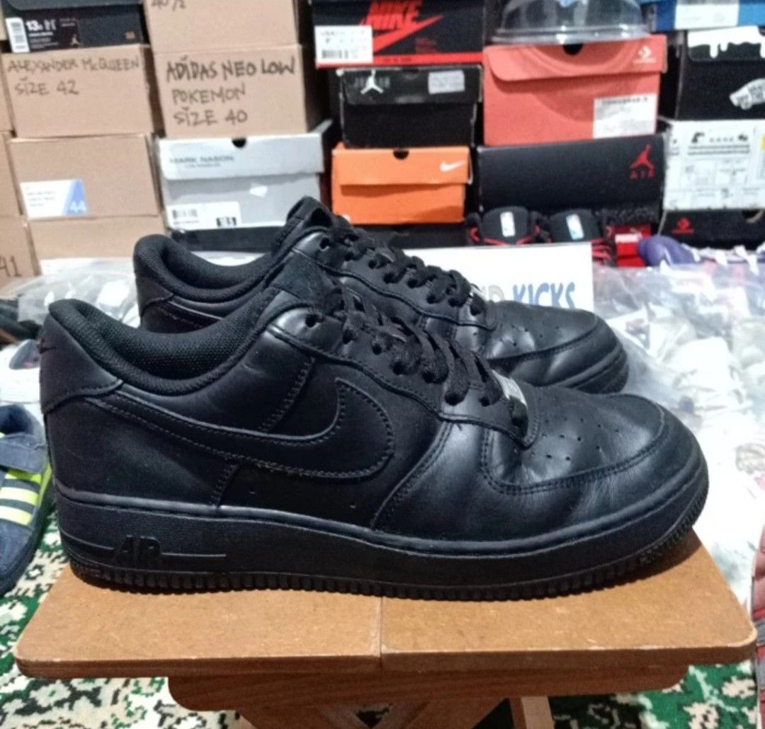 Sepatu 2025 nike item