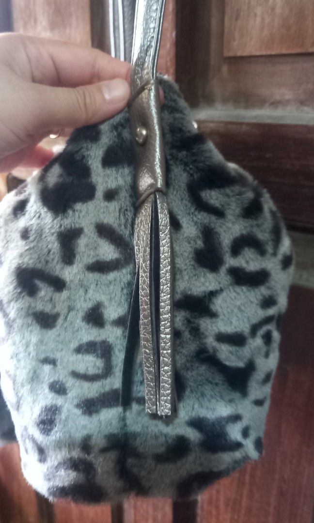 Old navy outlet cheetah bag