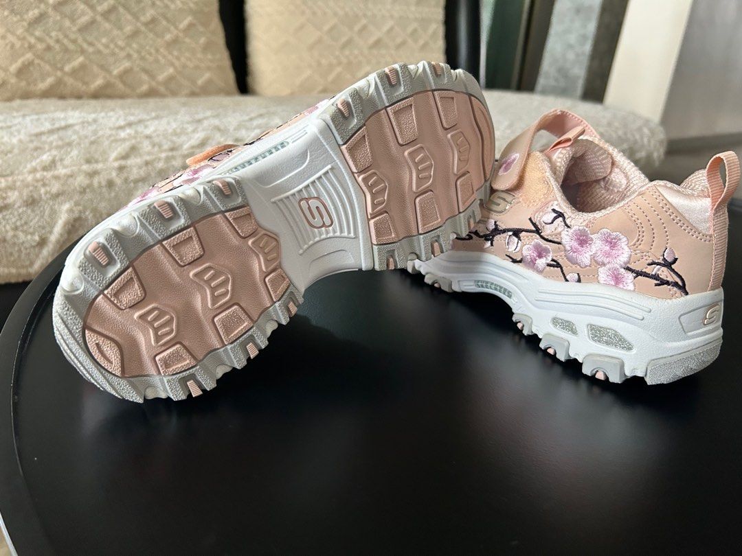 skechers d lites soft blossom