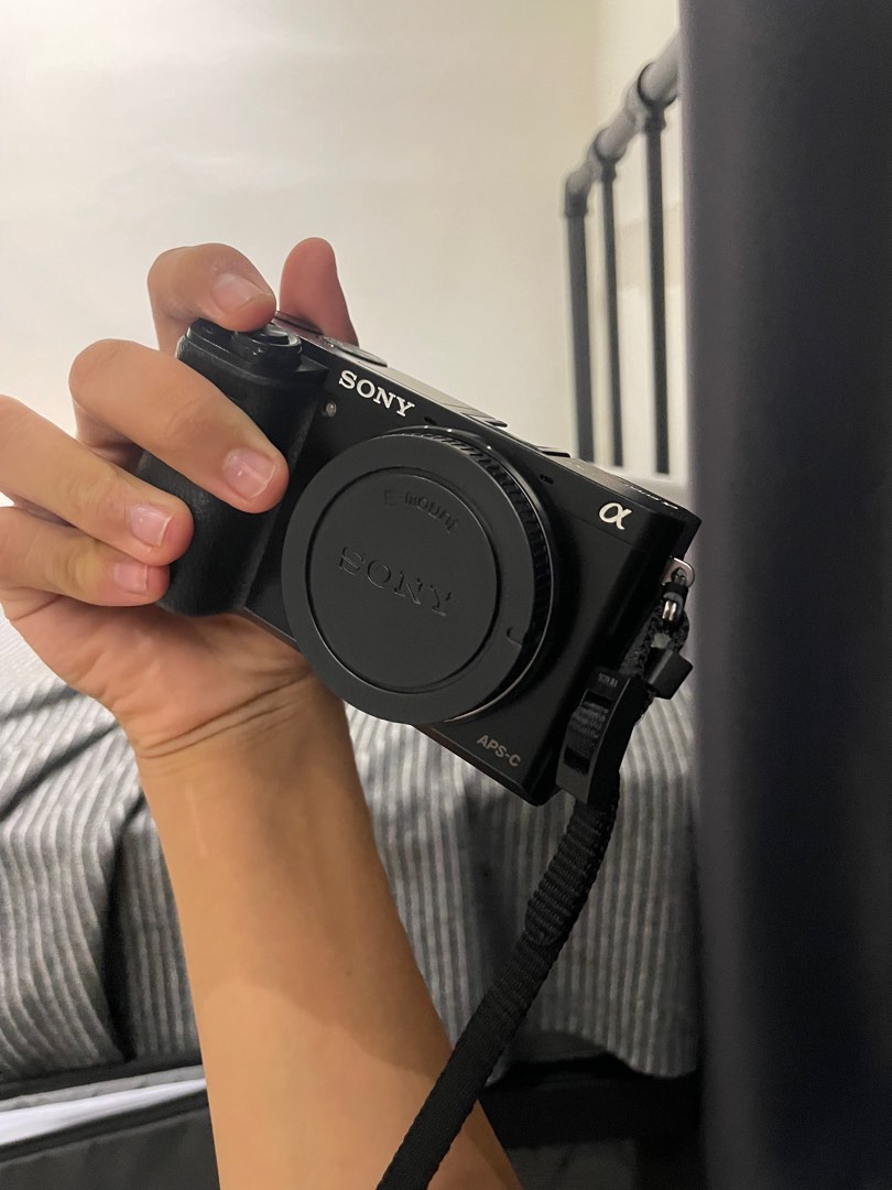 Sony A6000, box, and 2 batteries, Photography, Cameras on Carousell