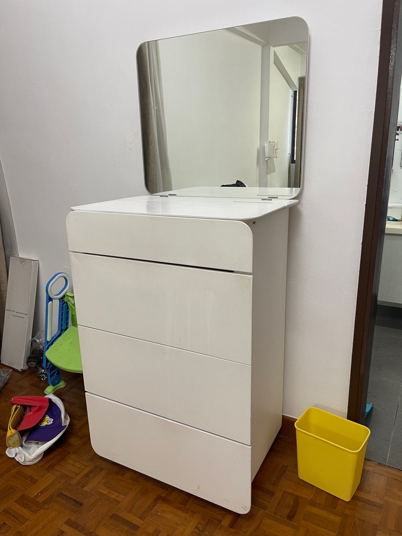 Standing sales dressing table