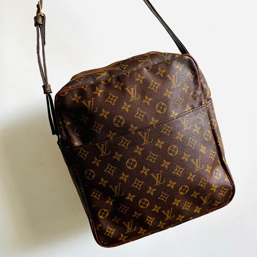 LOUIS VUITTON LOOP HOBO BAG, Luxury, Bags & Wallets on Carousell