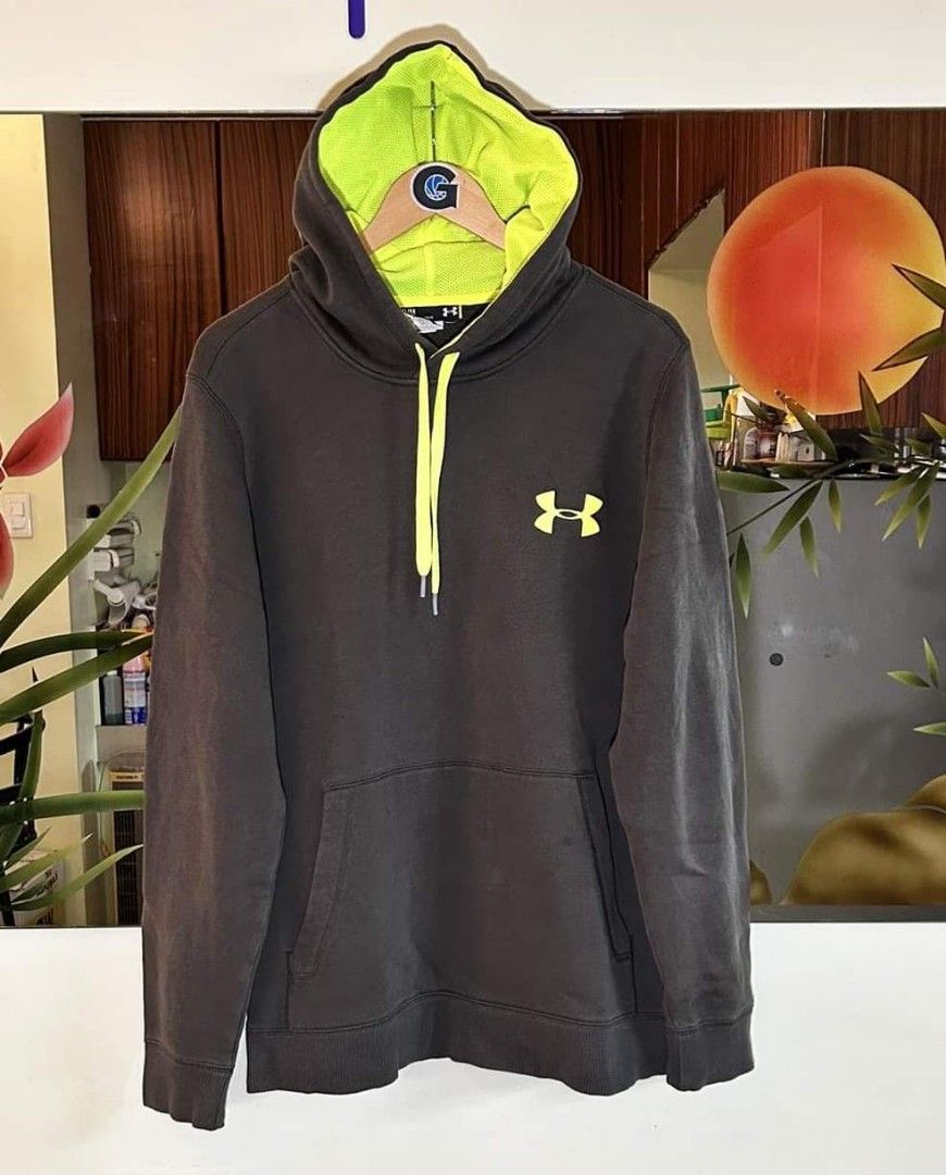Green and black top under armour hoodie