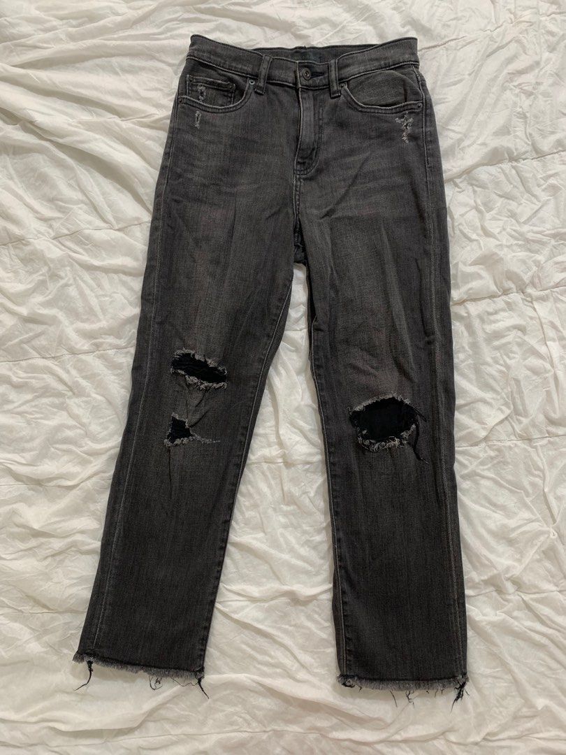 Uniqlo black cheap ripped jeans