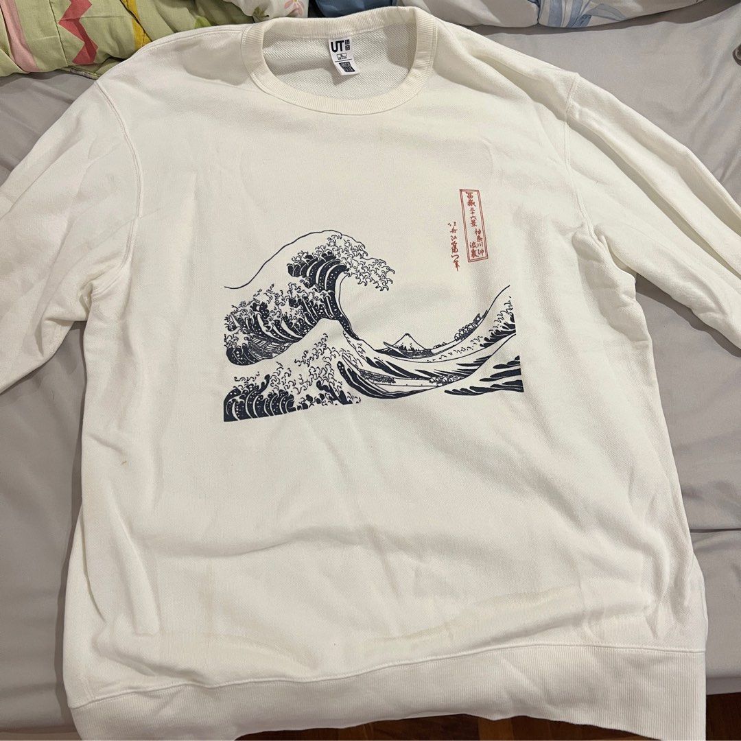 Uniqlo UT Hokusai Blue Sweater Pullover Men s Fashion Coats Jackets and Outerwear on Carousell