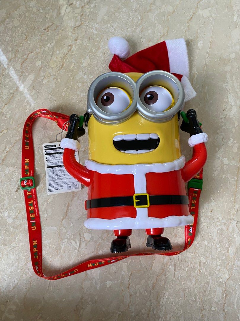 USJ minion Xmas popcorn bucket, Hobbies & Toys, Memorabilia & Collectibles, Fan Merchandise on