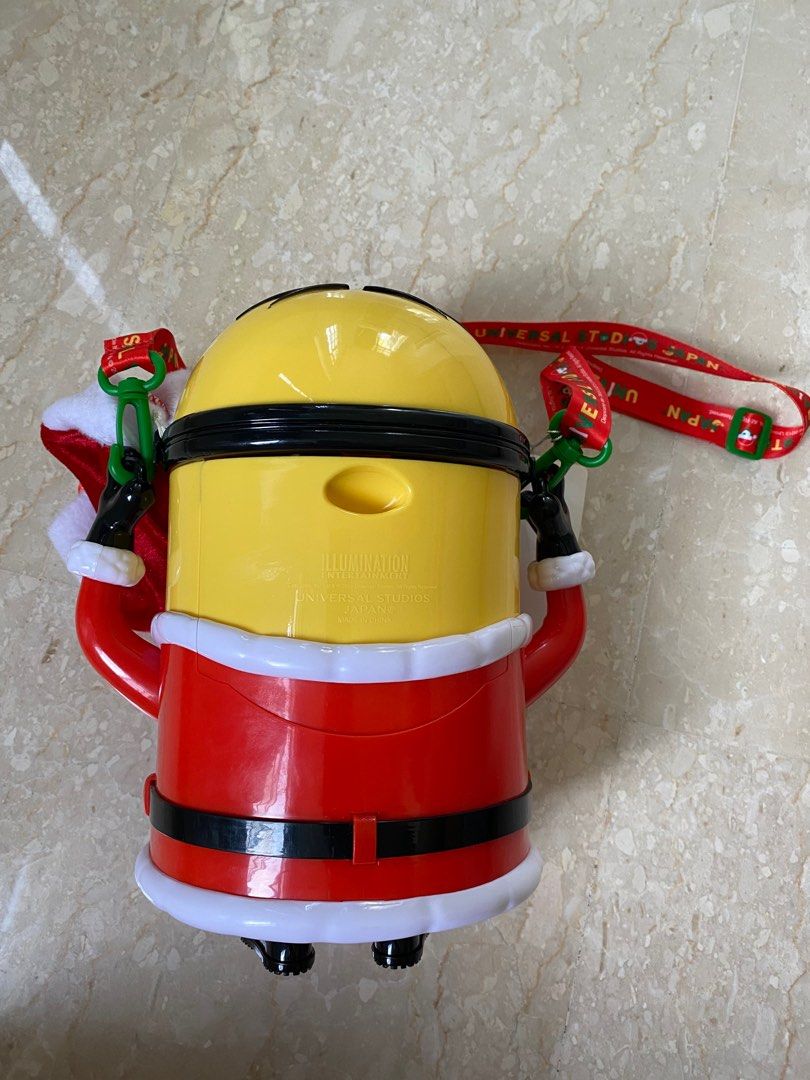 USJ minion Xmas popcorn bucket, Hobbies & Toys, Memorabilia & Collectibles, Fan Merchandise on