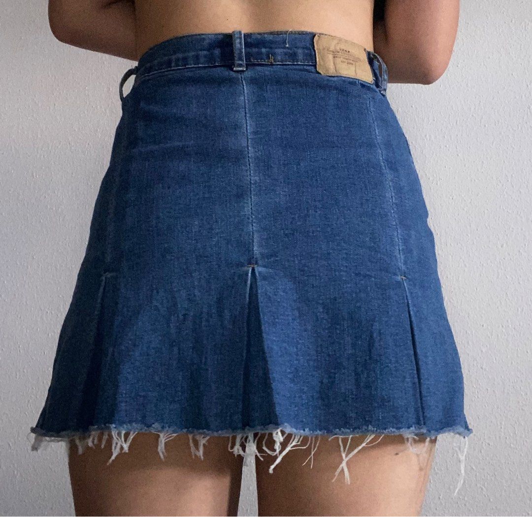 Vintage denim short skirt, Women's Fashion, Bottoms, Skirts on Carousell