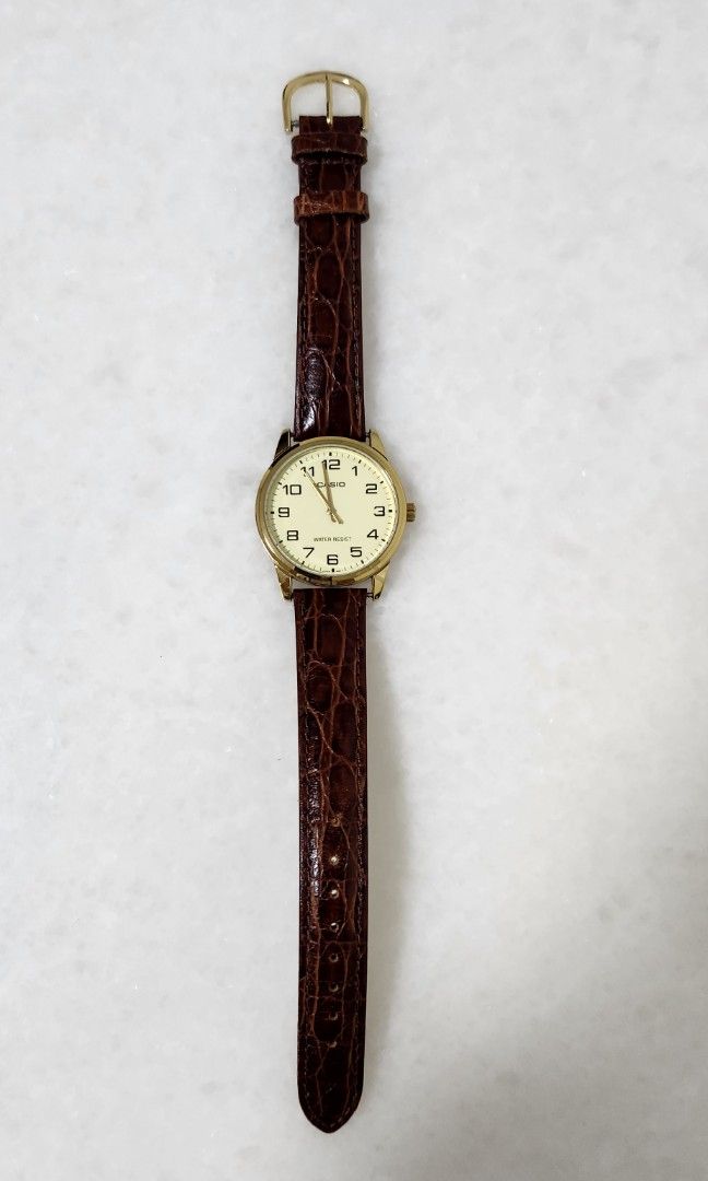 Watch can be Unisex new leather belt. Women s Fashion Watches