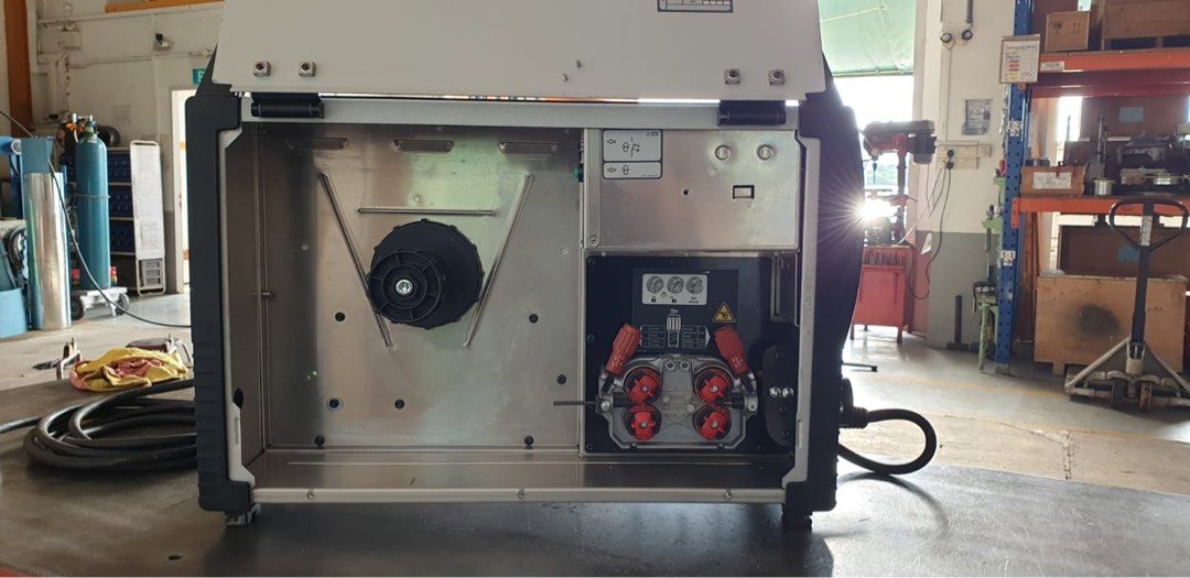 welding machine (Category: Home Improvement Tools & Accessories) located in Singapore. Submitted by andrewanghs (Listing ID 1241268478, Image 3). Description: Brand: EWM Model: Picomig 305 D3 Puls TKG PRODUCTS DESCRIPTION MIG/MAG pulse multi-process First-class EWM welding technology: Efficiency and the sustainable use of resources are the key features of our multiprocess MIG/MAG welding machines. In doing so, the controlled, short circuit-proof 