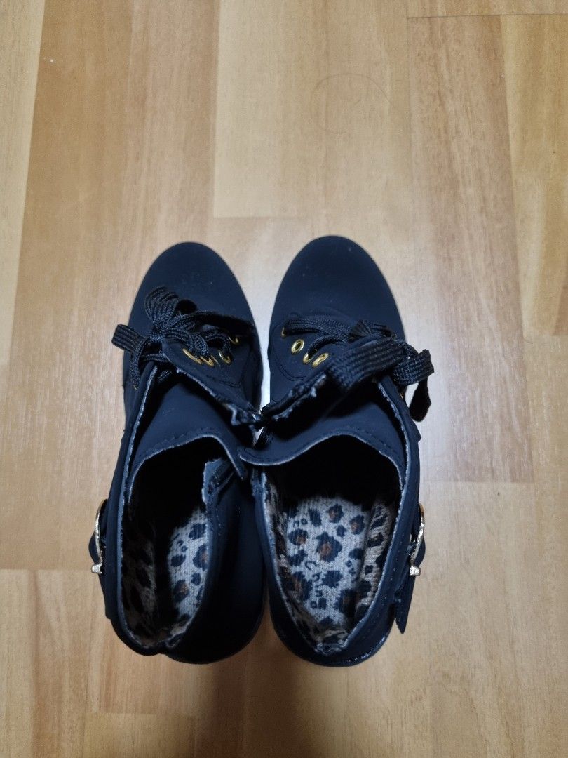 Casual cheap ladies boots