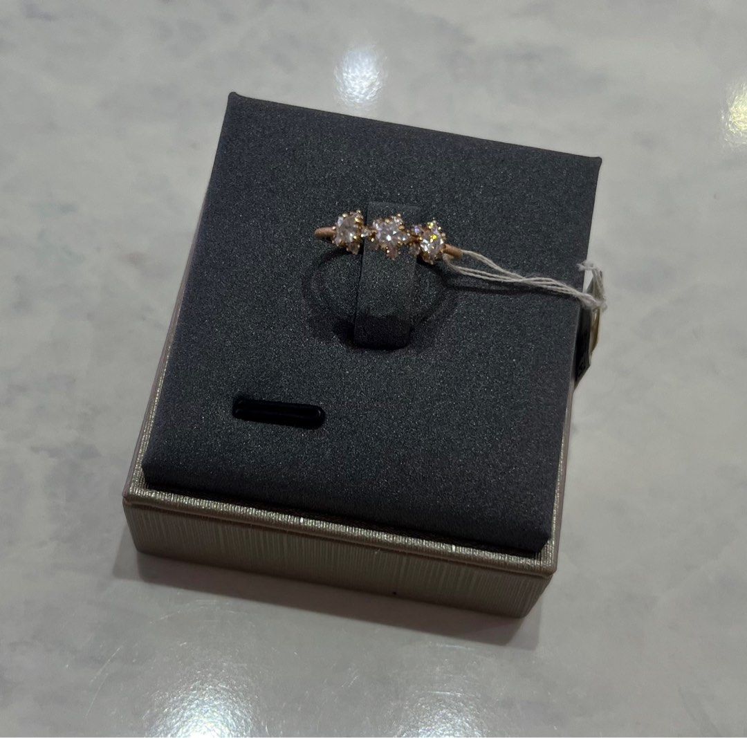 Gold best sale snowflake ring
